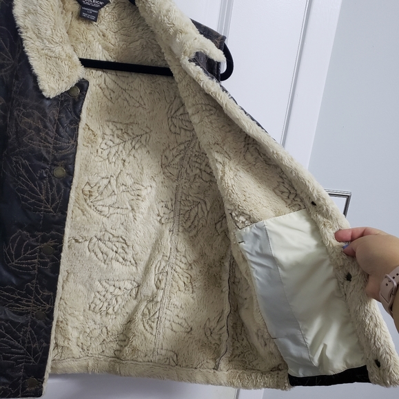 WOOLRICH Faux Leather and Sherpa Embroidered Leaves Vest - Picture 9 of 12